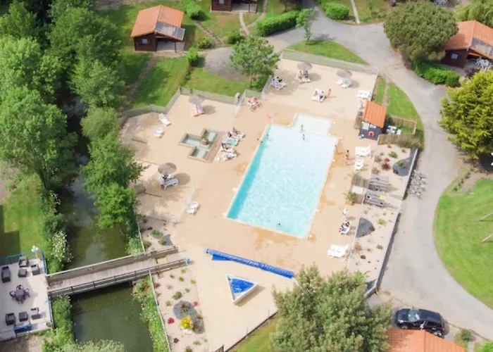 キャンプ場 Bois 3 Domaine Les Epinettes *